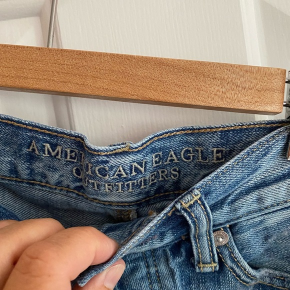 American Eagle Jean Shorts - Size 2 - Picture 3 of 5